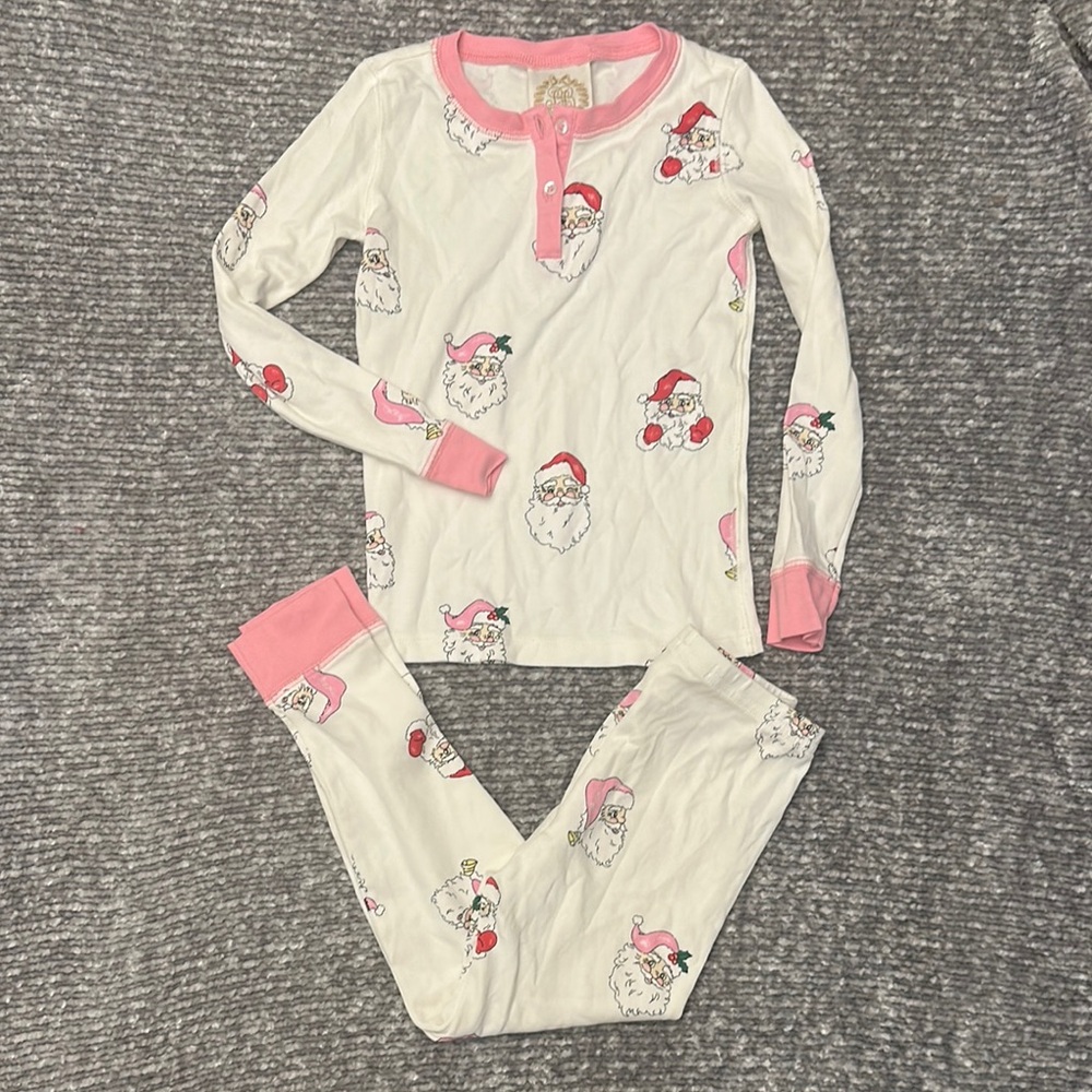 The Beaufort Bonnet Co. pink Santa pajama set size 5